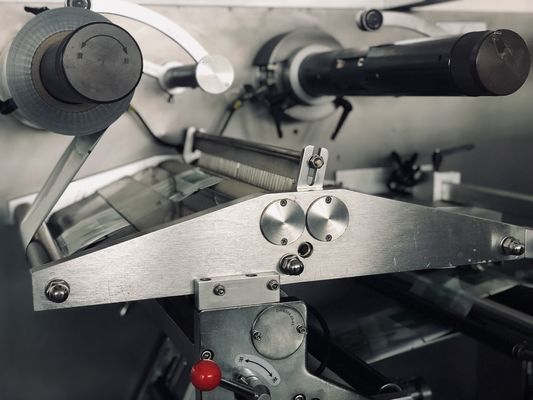 Vollautomatische horizontale Kartonmaschine für Kosmetika