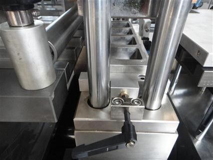 Automatische Kapsel-Blasen-Blasenformmaschine